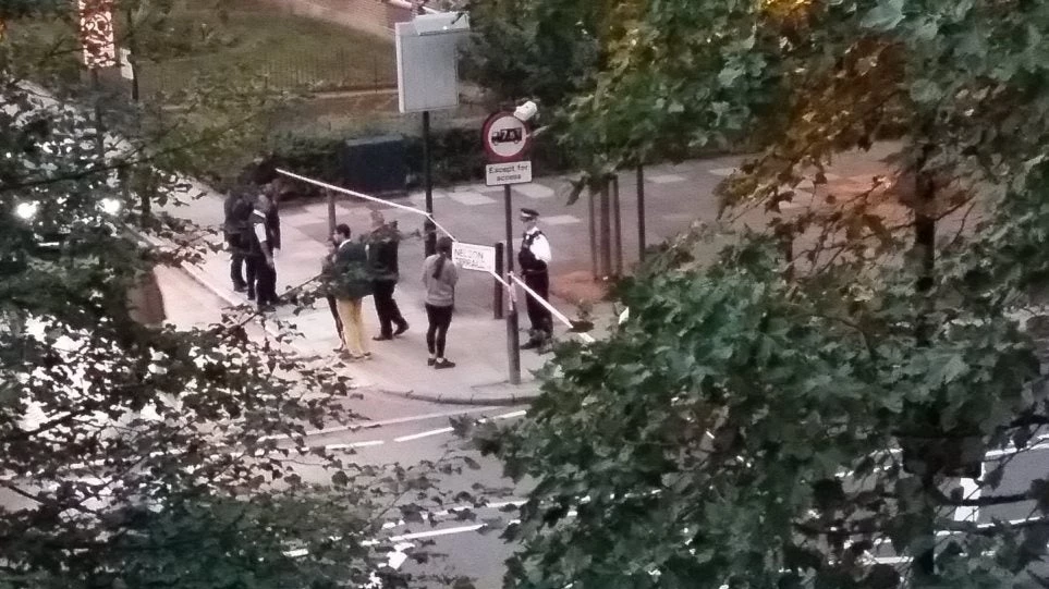 Στο Λονδίνο μπέρδεψαν τσάντα με… γιλέκο αυτοκτονίας και εκκένωσαν ολόκληρη περιοχή!